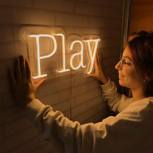 Letreiro NEON feito em Router CNC